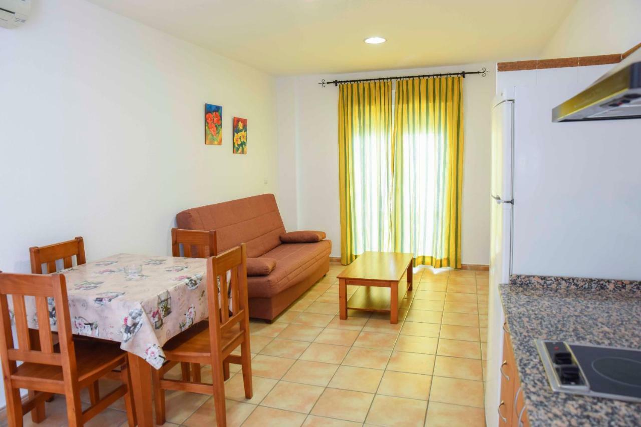Apartamentos Perez Zara Коніль-де-ла-Фронтера Екстер'єр фото