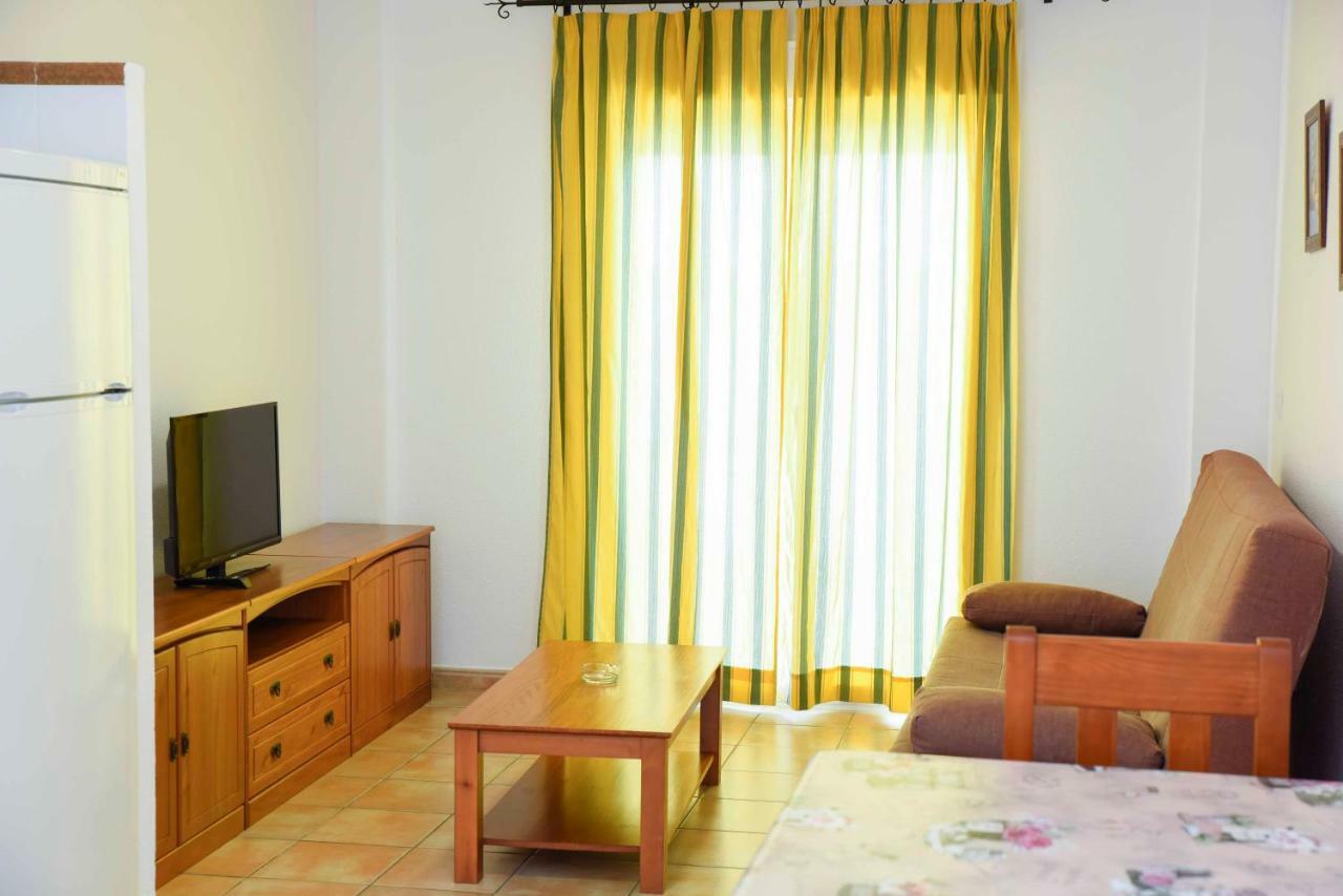 Apartamentos Perez Zara Коніль-де-ла-Фронтера Екстер'єр фото